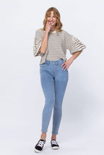 Load image into Gallery viewer, Judy Blue Jeggings
