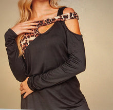 Load image into Gallery viewer, Leopard Shoulder Cut Out Color Block Top
